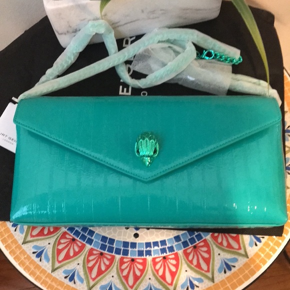 Kurt Geiger Landon Shoreditch Leather Envelope Clutch
KURT GEIGER LONDON - Picture 1 of 16